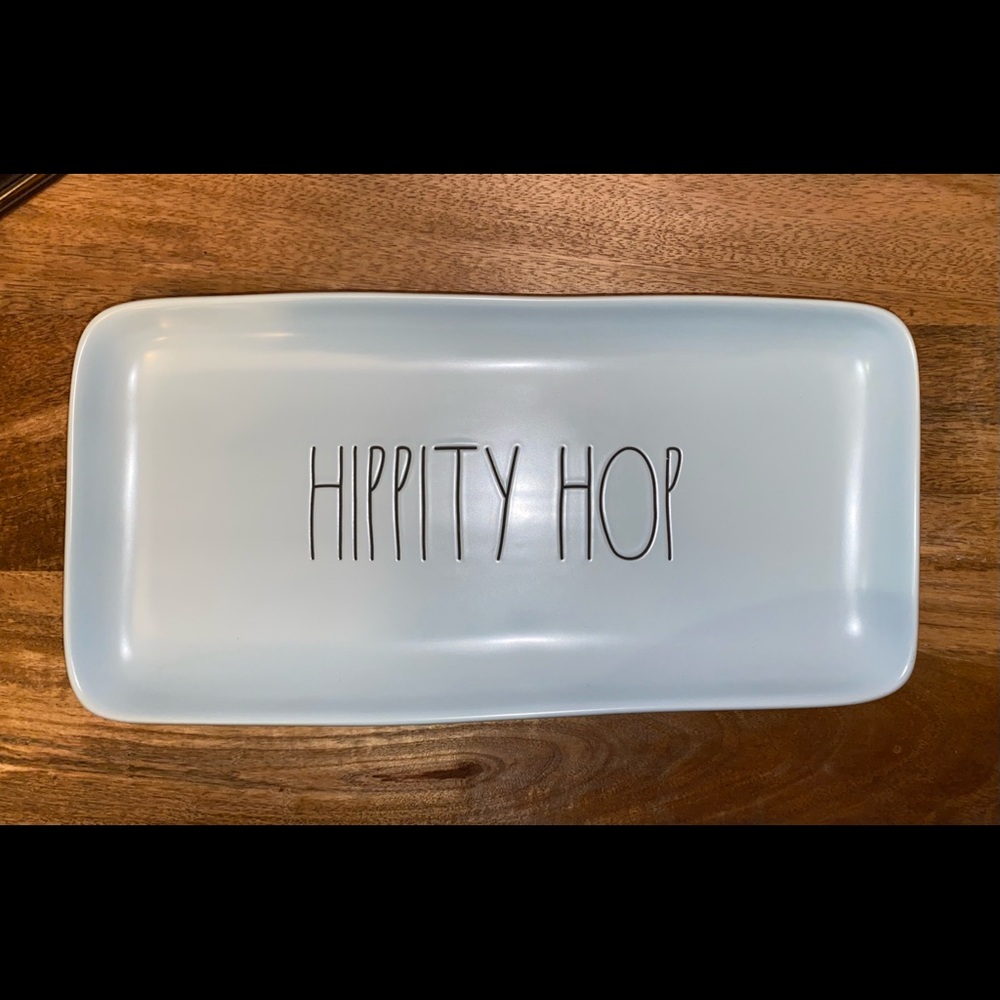 NEW Rae Dunn Light Blue-HIPPITY HOP Easter platter